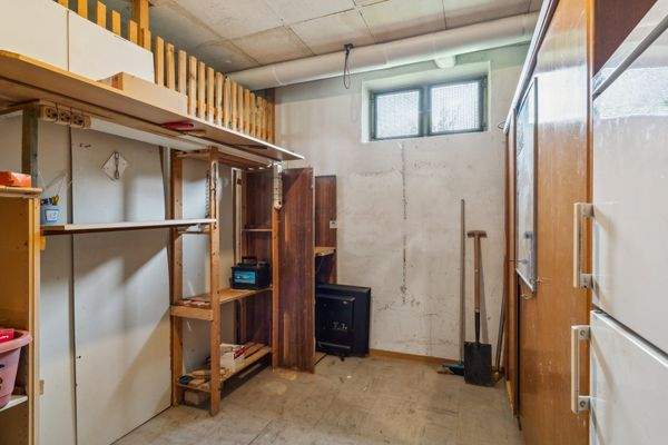 großes Kellerabteil, Höhe 2,50m