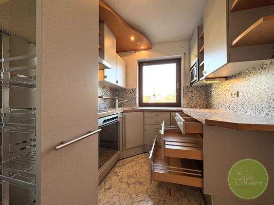 ... ausreichend Stauraum und ...