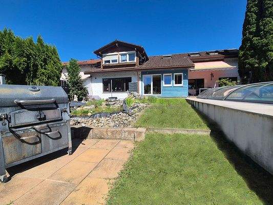 Garten 01 Schwimmingpool und Fischteich und Grillplatz