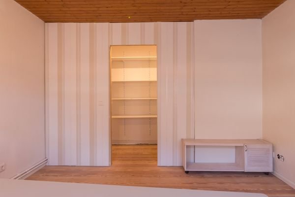 mit begehbarem Kleiderschrank 