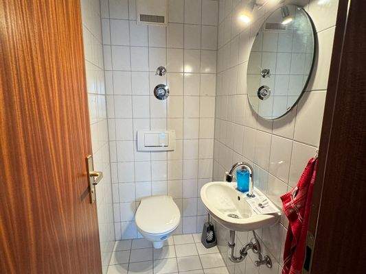separates WC