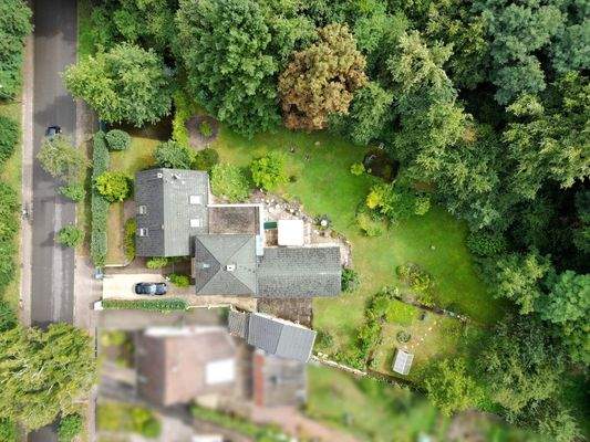 Villa mit Parkgrundstück und Pool in Beaumarais
