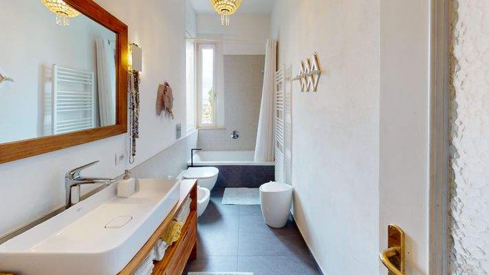 NC-052-43-Bathroom.jpg