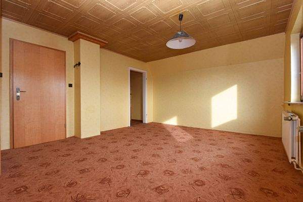 geräumiges Kinderzimmer mit Ankleide 