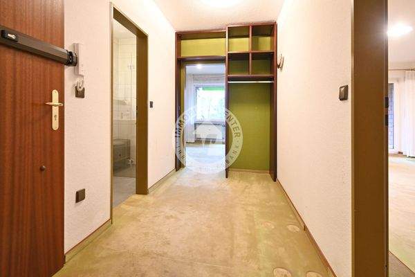 Der Eingangsbereich mit Einbauschrank