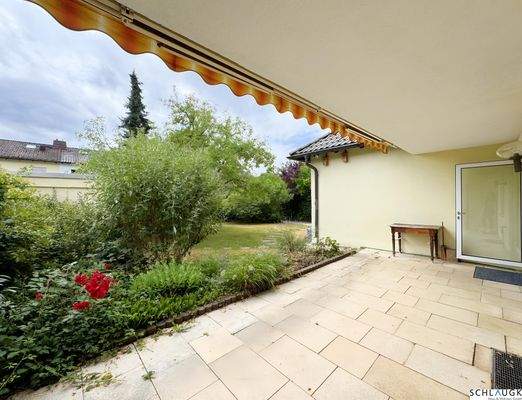 Große Sonnenterrasse