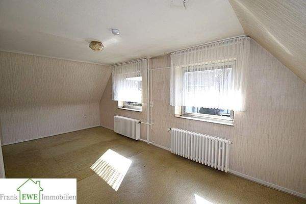 Kinderzimmer 1, Einfamilienhaus mit Garage zum Kauf in Düsseldorf Urdenbach, Frank Ewe Immobikienmakler Düsseldorf