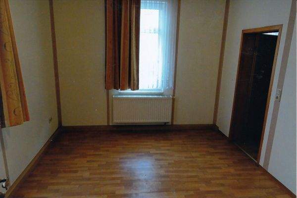 EG-Schlafzimmer m.Tür z.Wozi