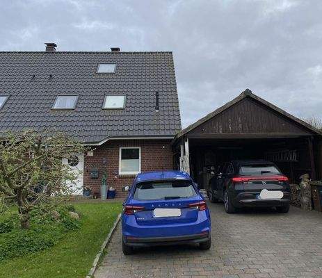 Ansicht Straße - 3 Stellplätze