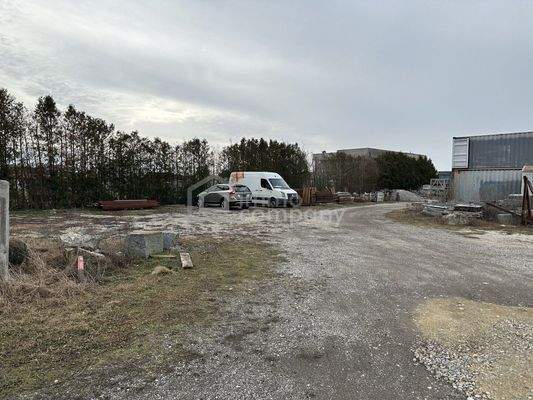 Gewerbefläche hinten