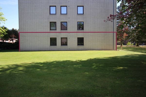 Kennzeichnung EG-Wohnung mit parkähnlichem Garten