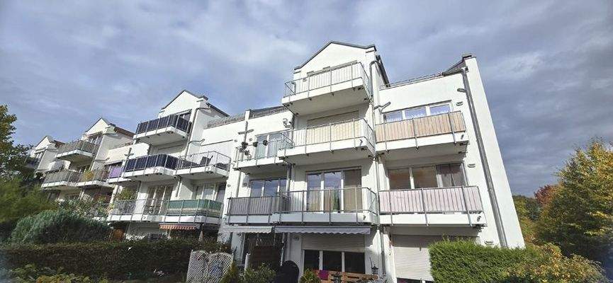 Südseite m. Verkaufsobjekt als Reihenendhaus