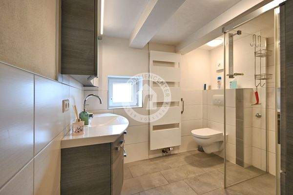 Das Badezimmer (Blick 1)