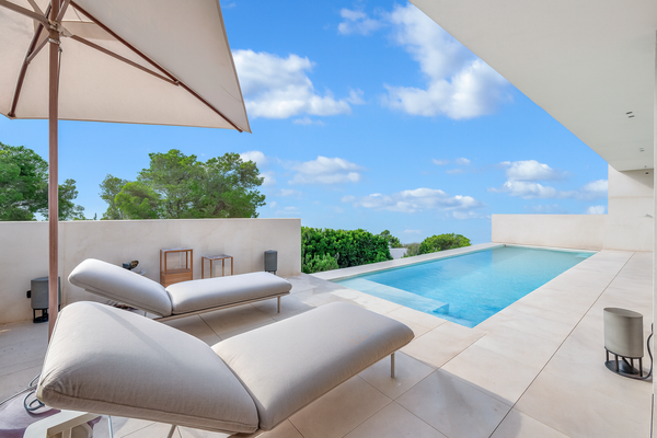 Pool in villa in Portals Nous 4