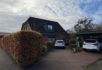 Hof und Carport