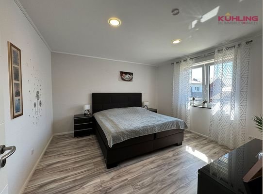 Elternschlafzimmer mit Ankleide