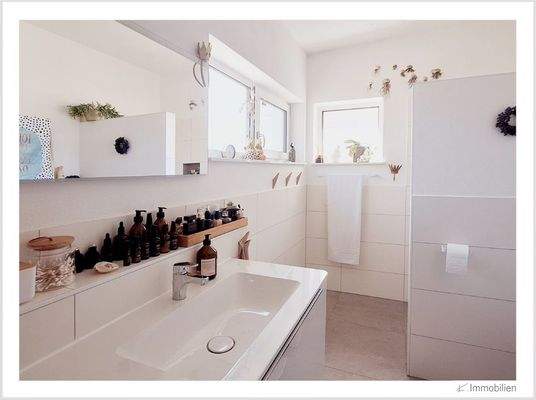 145-2025 Hauptbad.jpg