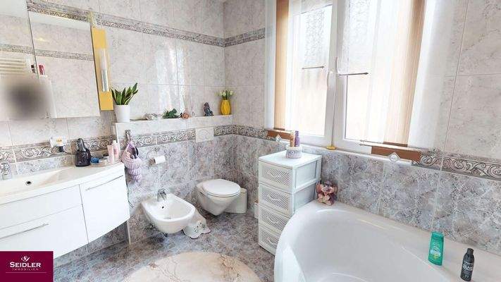 2.OG- Tageslichtbadezimmer 