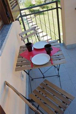 App. Design mit Terrasse, Balkon &amp; Traumseesicht.