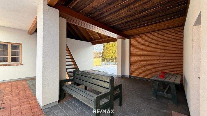 überdachten Grillplatz mit Kellerräume