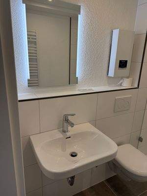 Badezimmer Ansicht 2.JPG