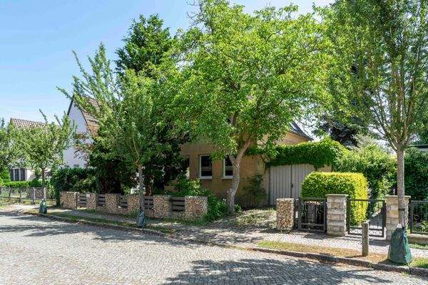 Hausansicht von der Straße