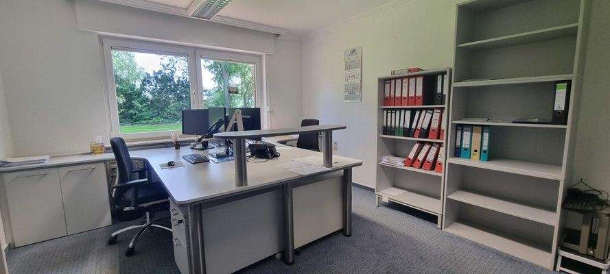 Büro EG