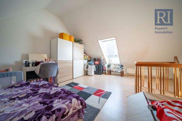 Schlafzimmer, DG links Hinterhaus