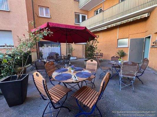 Terrasse 50 Sitzplätze 