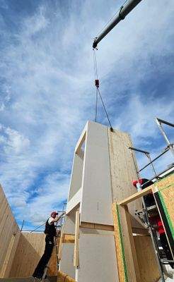Neubau Grüne Mitte - Aufrichten Fahrstuhlschacht