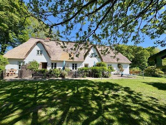 Gartenansicht Reetlandhaus