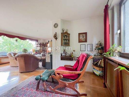 Leseecke mit Blick ins Grüne