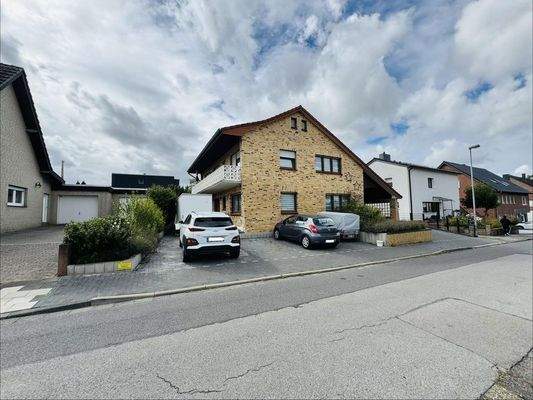 Parkfläche für PKW´s + WoMo