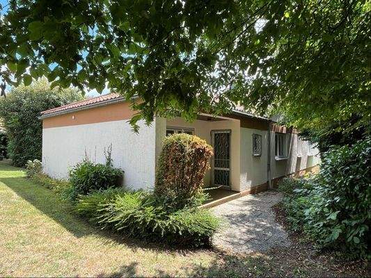 Rück- und Seitenansicht