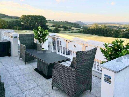 Terrasse und Aussicht 