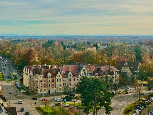Fernsicht vom Wohnzimmer auf die Alpenkette