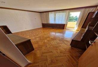 Wohnzimmer mit Loggia