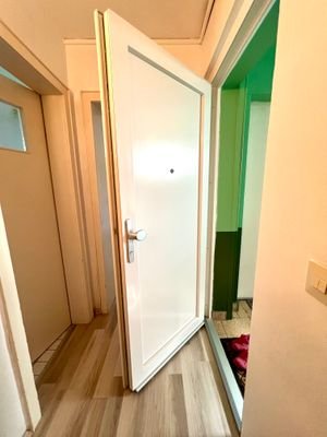 B9.36_Wohnungstür.jpg