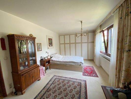 Schlafzimmer  2 EG