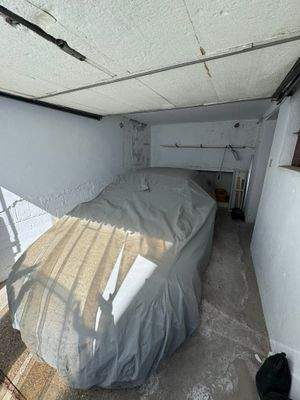 22 Garage.JPEG