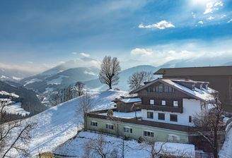 KITZIMMO-Riesiges Anwesen in Toplage kaufen - Immobilien Wildschönau.