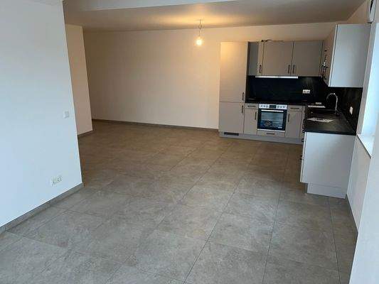 Wohnbereich mit Küche und Abstellkammer (5).jpg