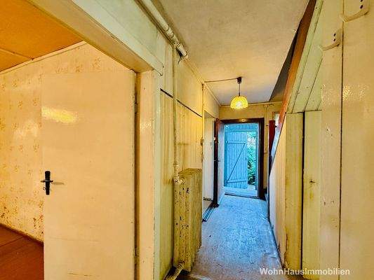 Flur mit Treppenaufgang