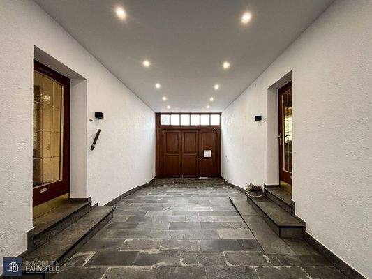 Innenhof, Blick zur Straße