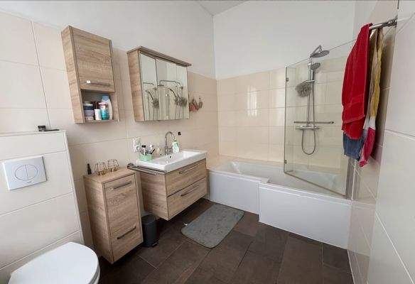 Modernes Tageslichtbad