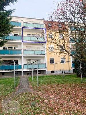 Außenansicht mit Balkon