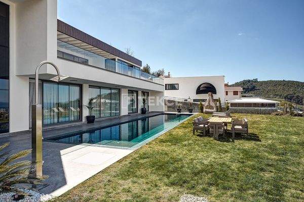 Villas with Private Pools Close to the Sea in Alanya Kargıcak
