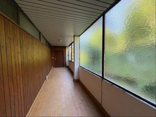 geschützter Laubengang