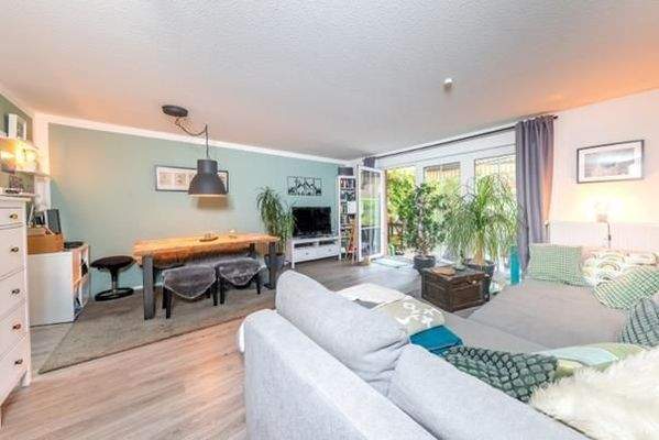 Großzügiges Wohnzimmer …