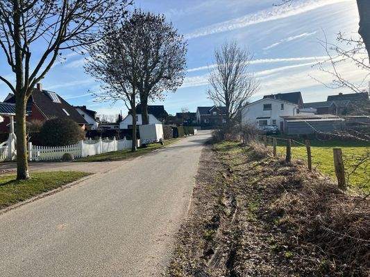 Straße an den Grundstücken